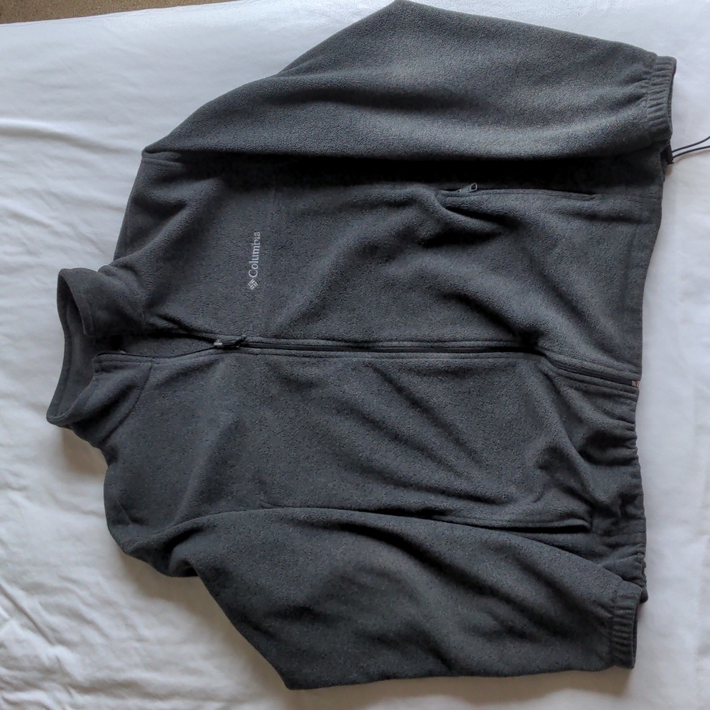 Dark gray Columbia fleece jacket with embroidered logo. Men's XL